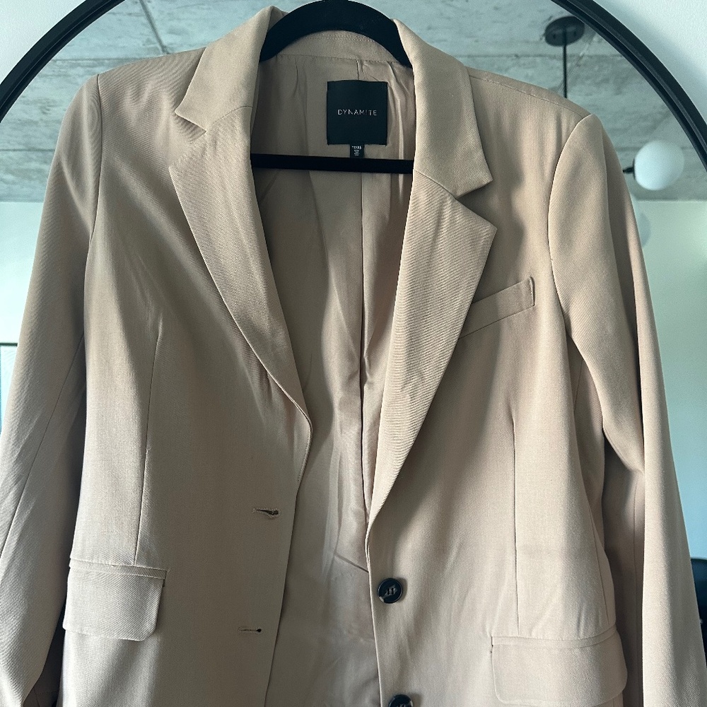 Dynamite Beige Suit SET